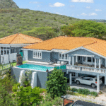 gerenoveerde villa met zeezicht in piscadera