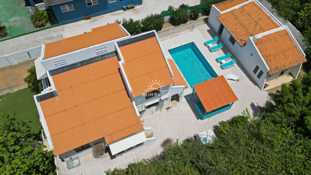 Villa met gastenappartement en prive zwembad in Cas Grandi